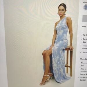 Reformation Evelyn dress in Aliso color size 4. Only worn once! Great condition.